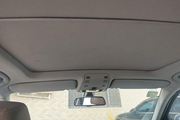 Used BMW X1 2012 xDrive28i Luxury Model Headliner
