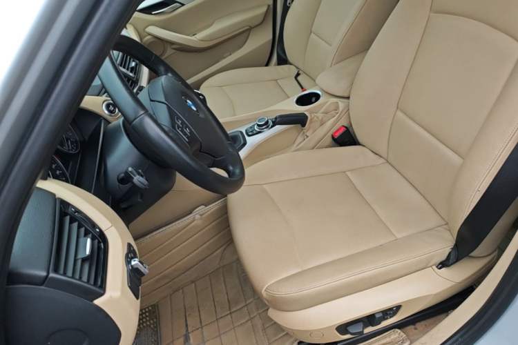 Used BMW X1 2012 sDrive18i Luxury Edition Left Front Seat