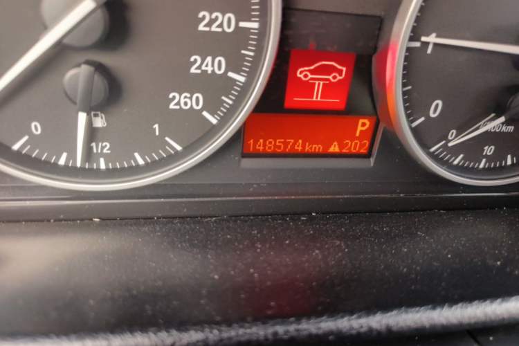 Used BMW X1 2012 sDrive20i Leading Model Odometer Close Up