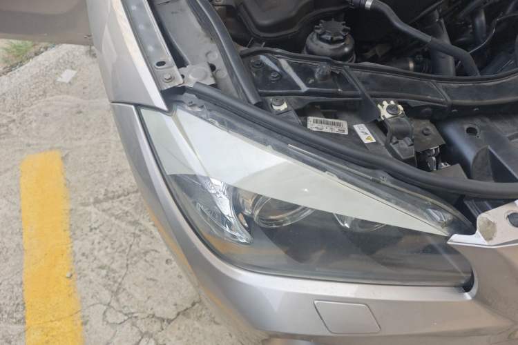 Used BMW X1 2012 xDrive28i Luxury Model Right Front Headlight