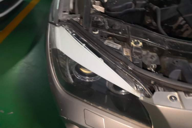 Used BMW X1 2012 sDrive18i Luxury Model Right Front Headlight