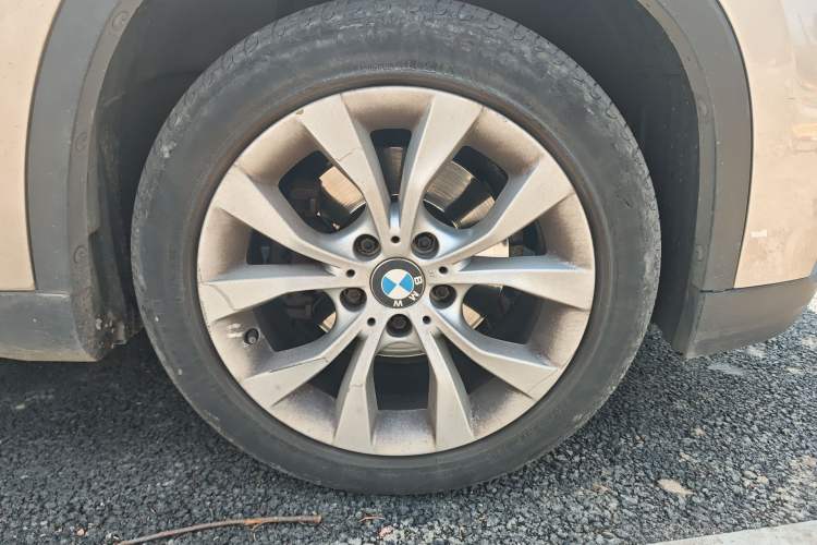 Used BMW X1 2012 sDrive18i Luxury Edition Right Front Wheel Hub