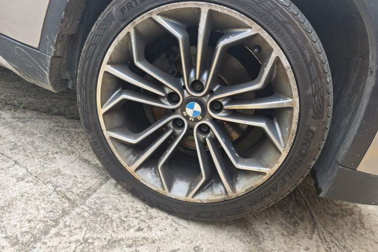 Used BMW X1 2012 xDrive28i Luxury Model Right Front Wheel Hub