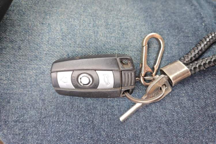 Used BMW X1 2012 sDrive18i Luxury Edition Vehicle Key