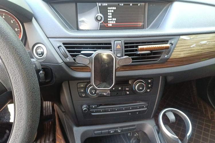 Used BMW X1 2012 xDrive20i Audio And AC Panel