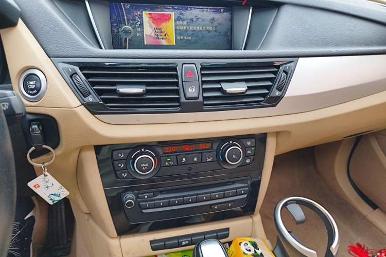 Used BMW X1 2012 sDrive18i Luxury Edition Audio And AC Panel