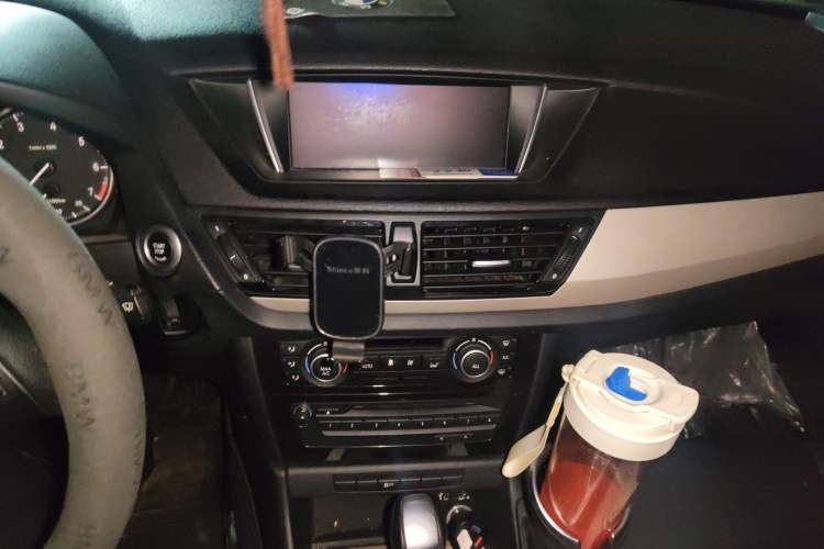 Used BMW X1 2012 sDrive18i Luxury Edition Audio And AC Panel