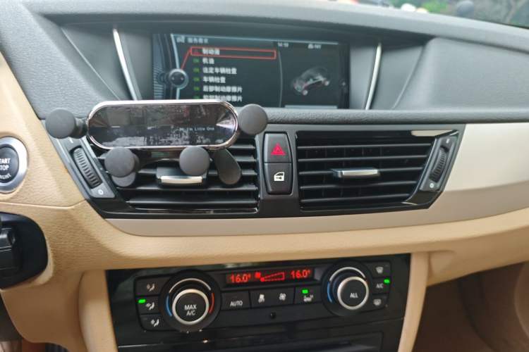 Used BMW X1 2012 sDrive18i Luxury Edition Audio And AC Panel