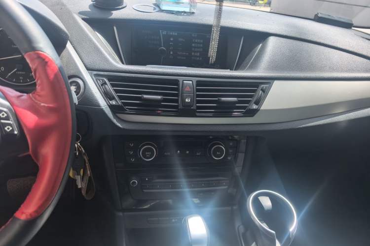 Used BMW X1 2012 sDrive18i Luxury Edition Audio And AC Panel