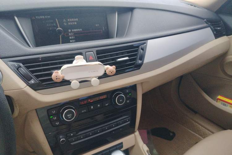 Used BMW X1 2012 sDrive18i Luxury Edition Audio And AC Panel