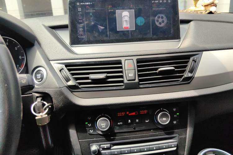 Used BMW X1 2012 sDrive18i Luxury Edition Audio And AC Panel