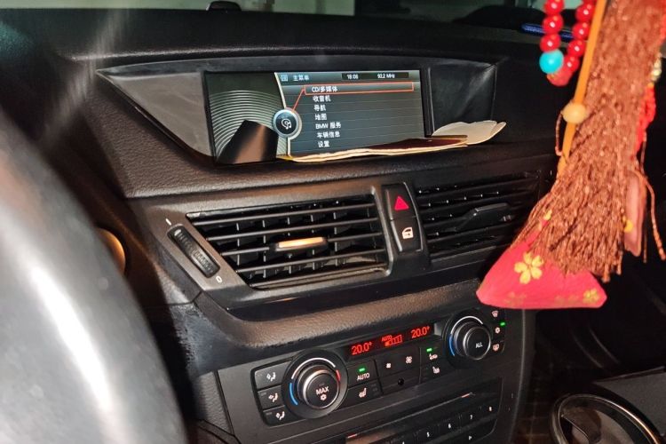 Used BMW X1 2012 sDrive18i Luxury Edition Audio And AC Panel