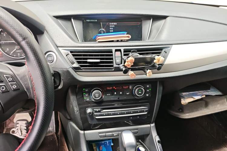Used BMW X1 2012 sDrive18i Luxury Edition Audio And AC Panel