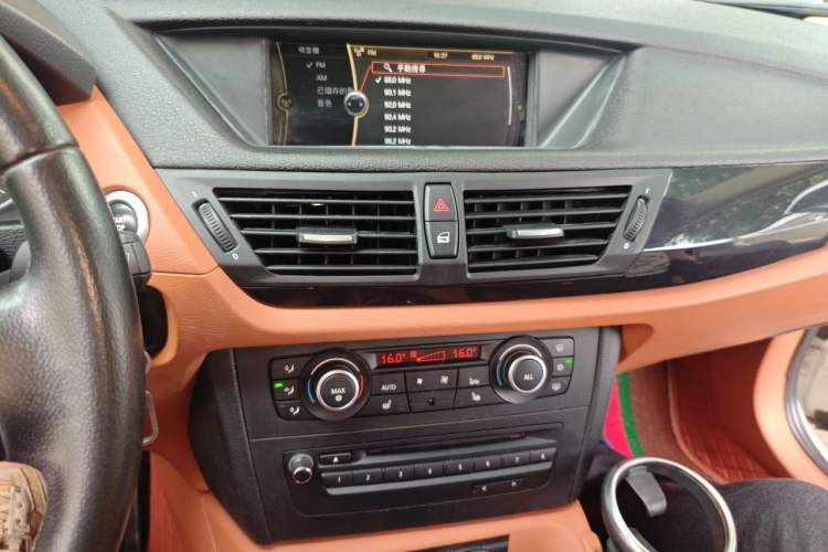 Used BMW X1 2012 sDrive18i Luxury Edition Audio And AC Panel