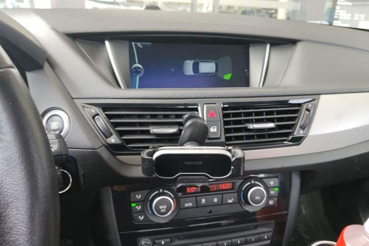 Used BMW X1 2012 sDrive18i Luxury Edition Audio And AC Panel