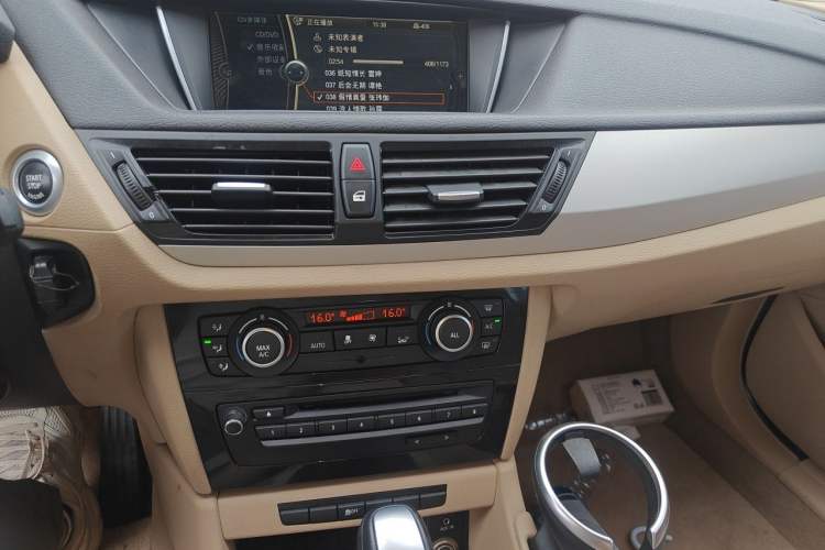 Used BMW X1 2012 sDrive18i Luxury Edition Audio And AC Panel