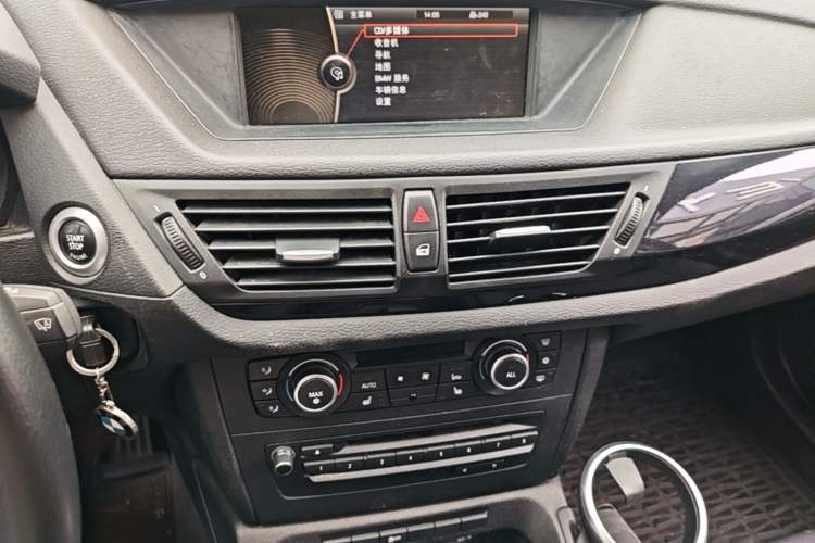 Used BMW X1 2012 sDrive18i Luxury Edition Audio And AC Panel