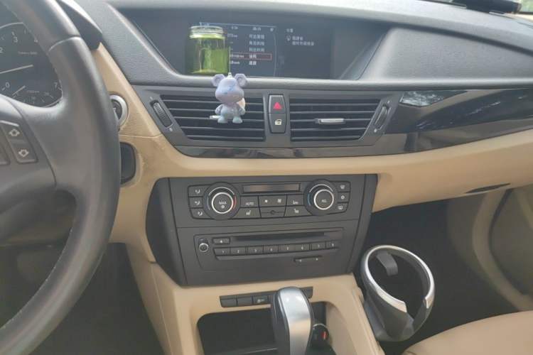 Used BMW X1 2012 sDrive18i Luxury Model Audio And AC Panel