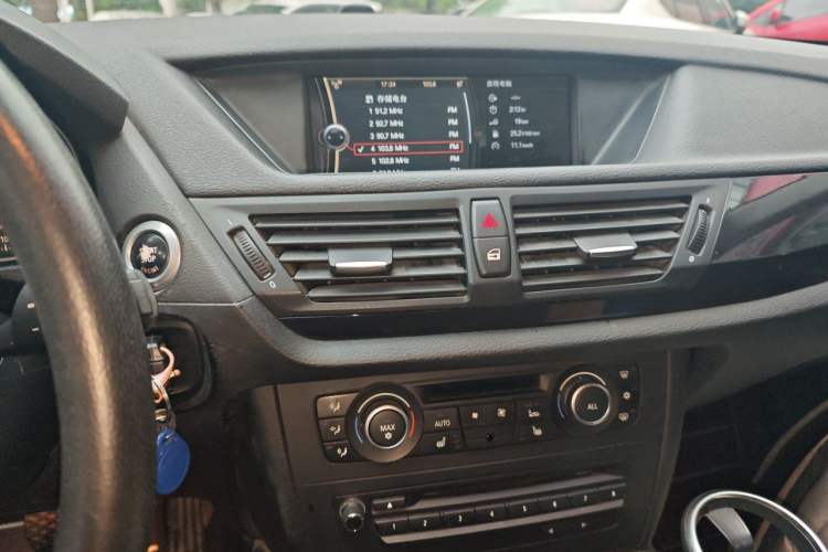 Used BMW X1 2012 sDrive18i Luxury Model Audio And AC Panel
