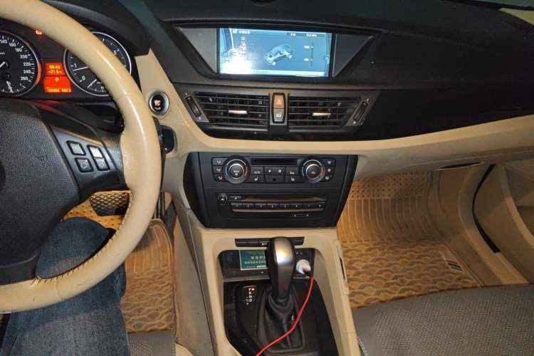 Used BMW X1 2012 sDrive18i Luxury Edition Audio And AC Panel