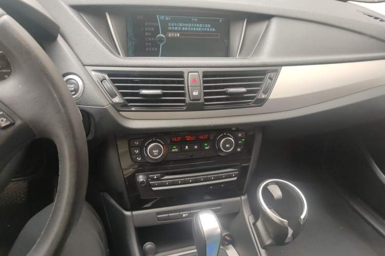 Used BMW X1 2012 sDrive18i Luxury Edition Audio And AC Panel