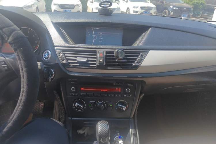 Used BMW X1 2012 sDrive18i Fashion Model Audio And AC Panel