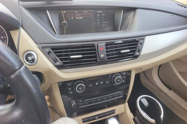 Used BMW X1 2012 sDrive18i Luxury Edition Audio And AC Panel