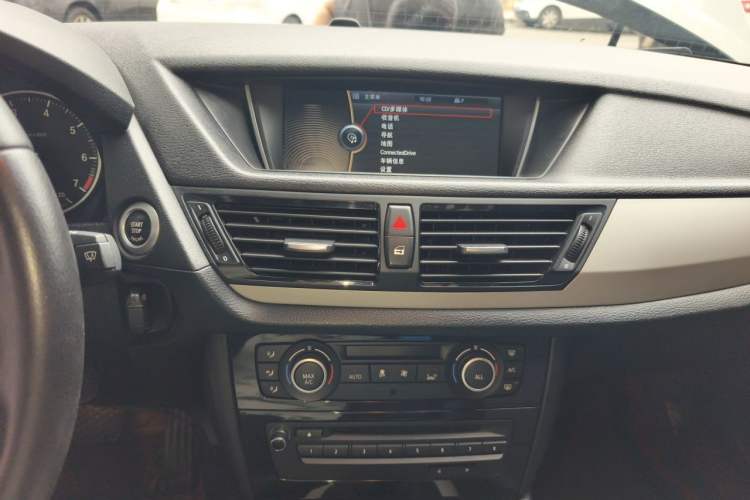 Used BMW X1 2012 sDrive18i Luxury Edition Audio And AC Panel