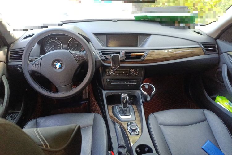 Used BMW X1 2012 xDrive20i Center Console