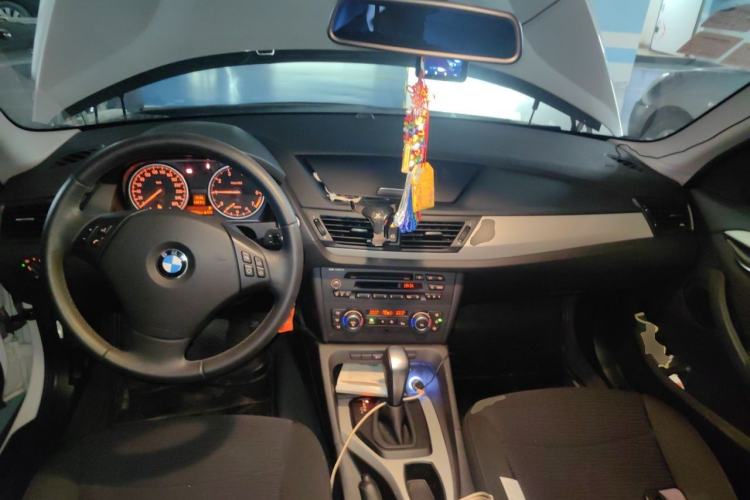 Used BMW X1  Center Console