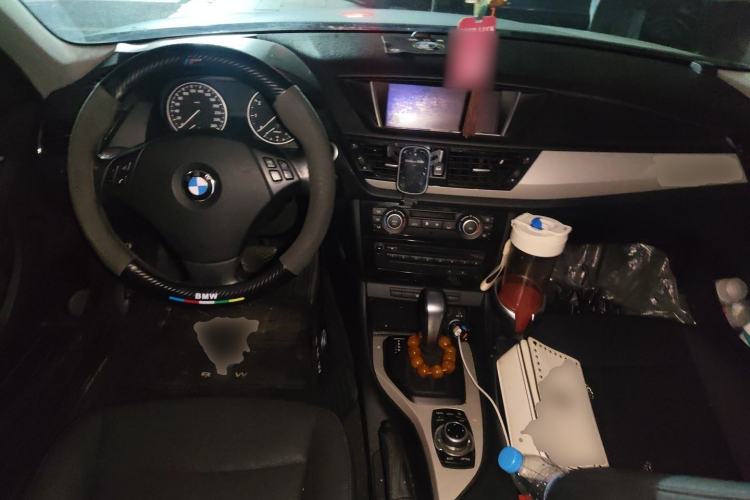 Used BMW X1 2012 sDrive18i Luxury Edition Center Console