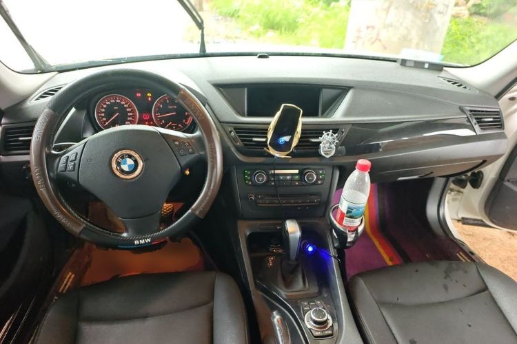 Used BMW X1 2012 sDrive18i Luxury Edition Center Console