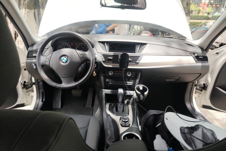 Used BMW X1 2012 sDrive18i Luxury Edition Center Console
