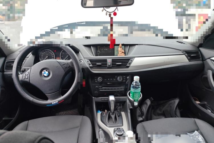 Used BMW X1 2012 sDrive18i Luxury Edition Center Console