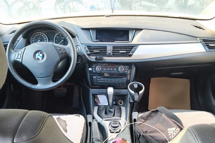 Used BMW X1 2012 sDrive18i Luxury Edition Center Console