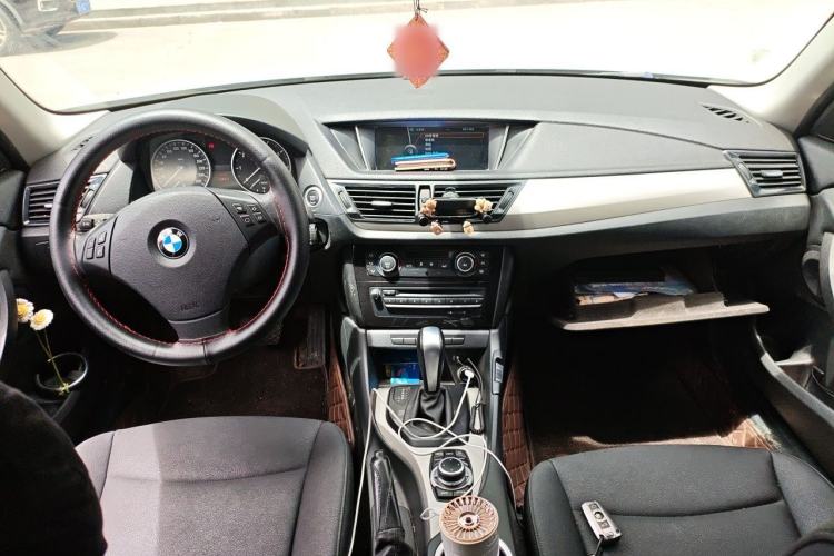 Used BMW X1 2012 sDrive18i Luxury Edition Center Console