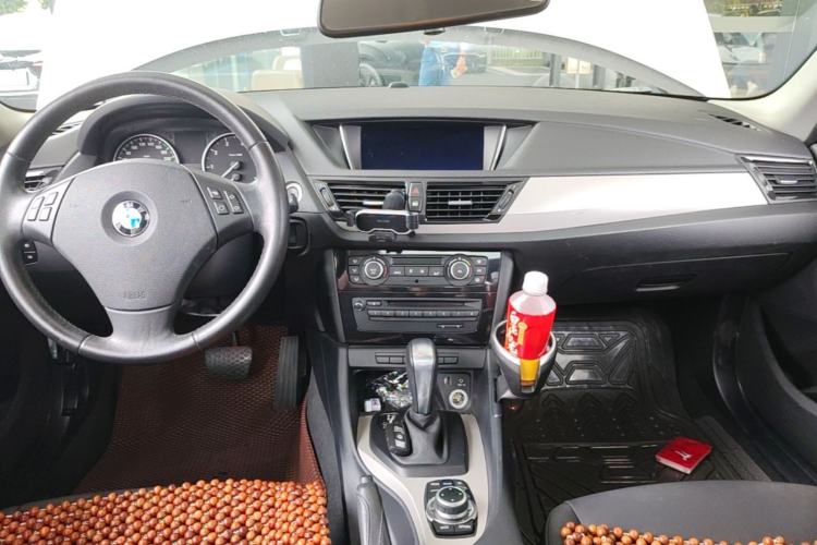 Used BMW X1 2012 sDrive18i Luxury Edition Center Console