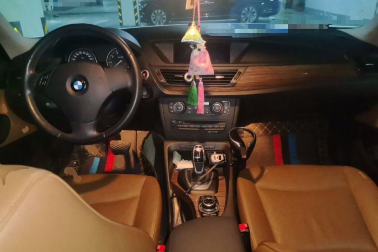 Used BMW X1 2012 xDrive20i Center Console
