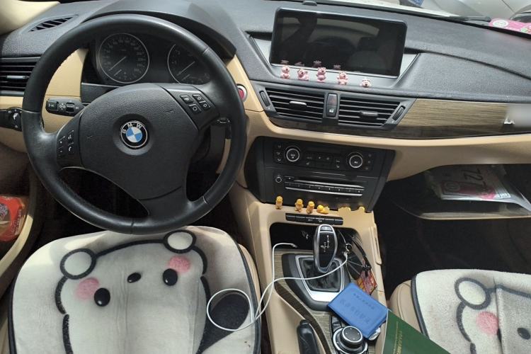 Used BMW X1 2012 xDrive20i Center Console