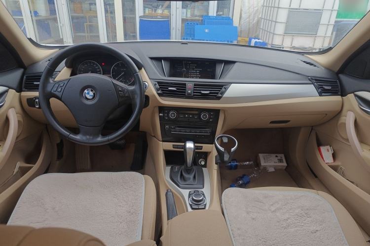 Used BMW X1 2012 sDrive18i Luxury Edition Center Console