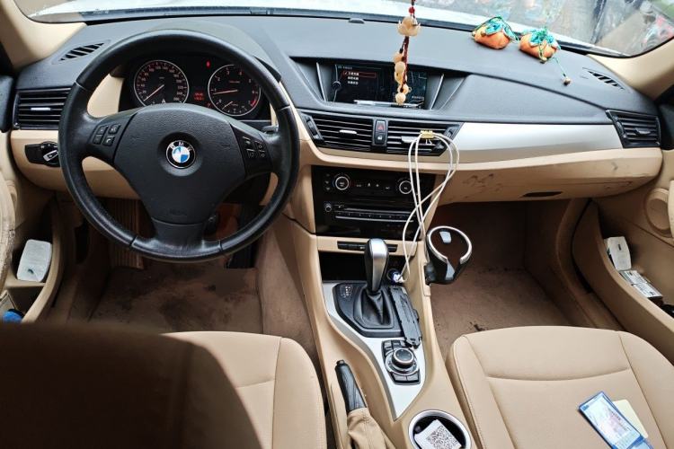Used BMW X1 2012 sDrive18i Luxury Edition Center Console