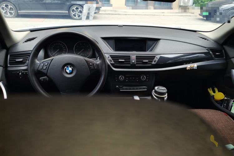 Used BMW X1 2012 sDrive18i Luxury Model Center Console
