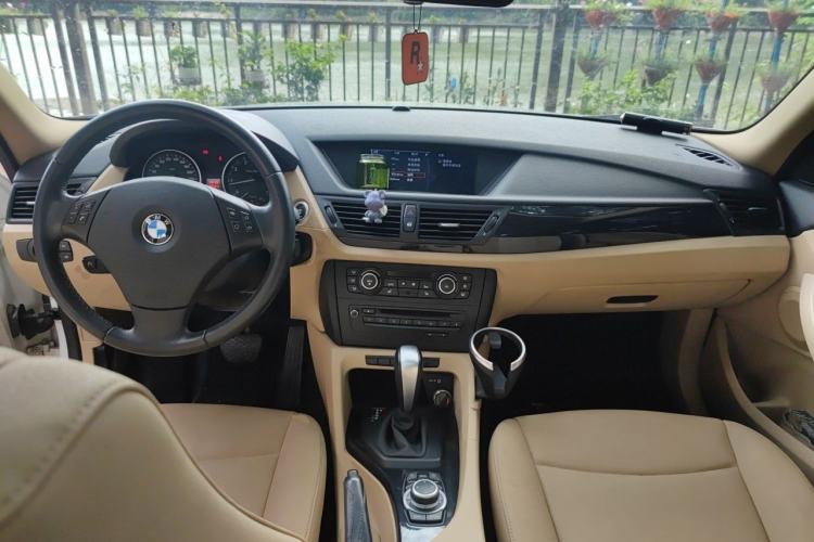 Used BMW X1 2012 sDrive18i Luxury Model Center Console