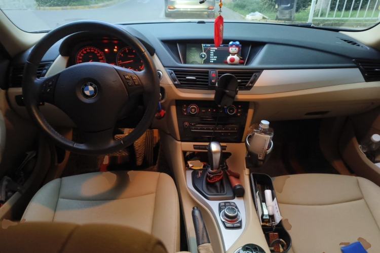 Used BMW X1 2012 sDrive18i Luxury Edition Center Console