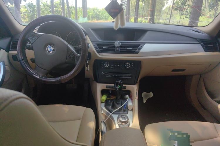 Used BMW X1 2012 sDrive18i Luxury Model Center Console