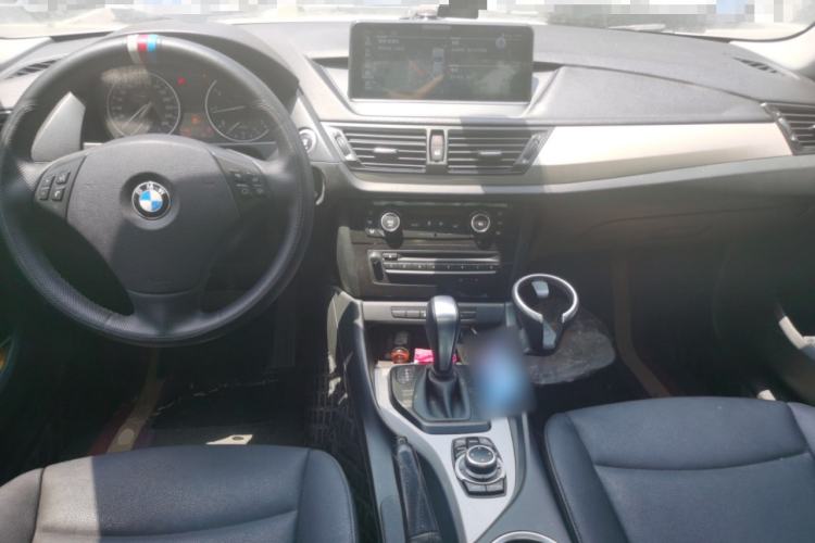 Used BMW X1 2012 sDrive18i Luxury Edition Center Console