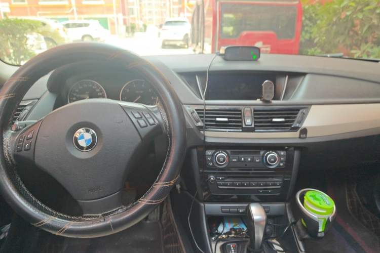 Used BMW X1 2012 sDrive18i Luxury Edition Center Console