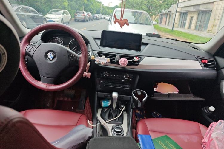 Used BMW X1 2012 sDrive18i Luxury Edition Center Console