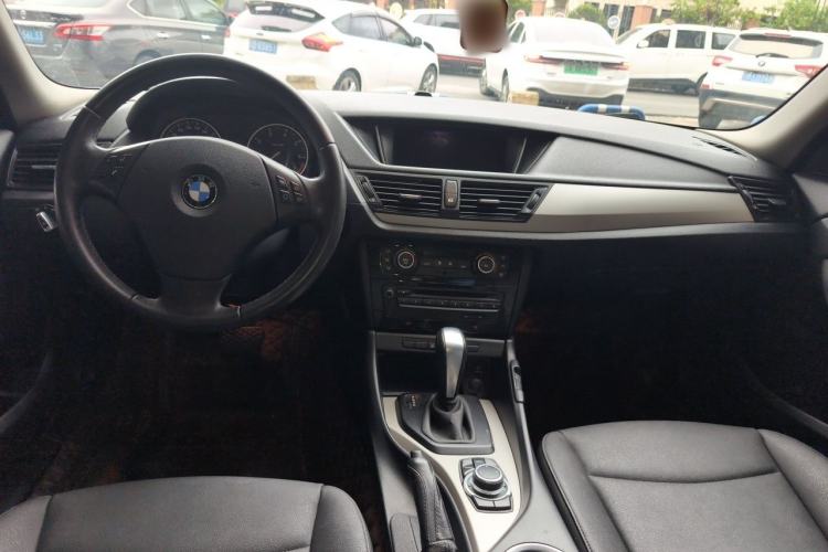 Used BMW X1 2012 sDrive18i Luxury Edition Center Console