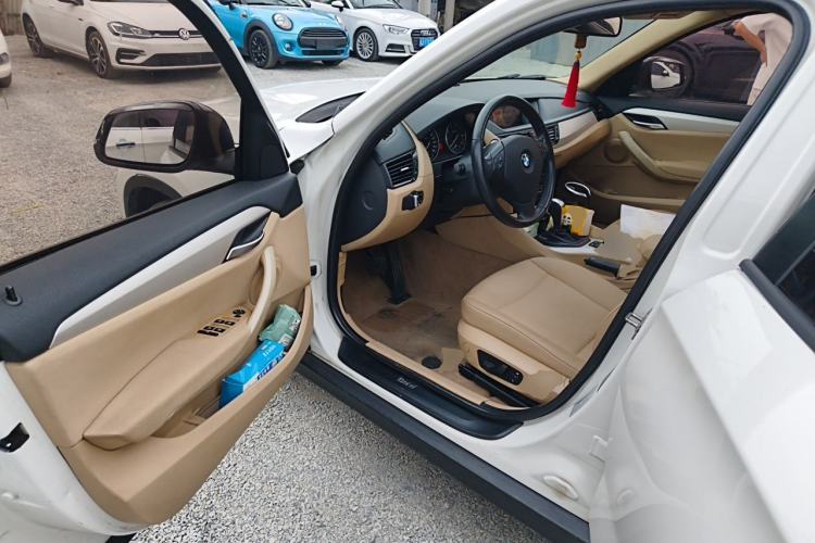 Used BMW X1 2012 sDrive18i Luxury Edition Driver Seat